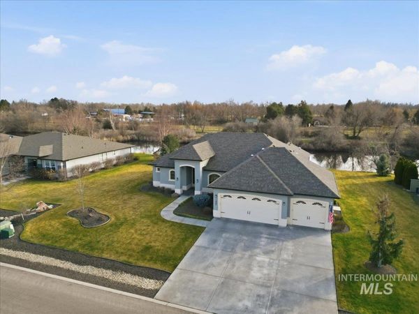 11887 W Pinewood River Lane, Star, ID 83669
