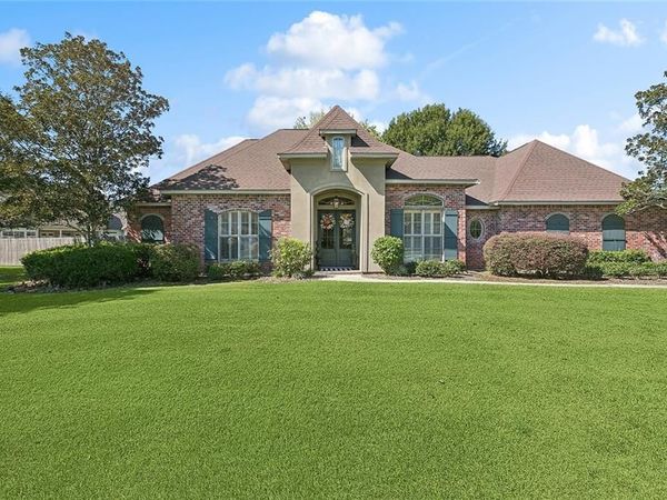 313 JADE Court, Madisonville, LA 70447