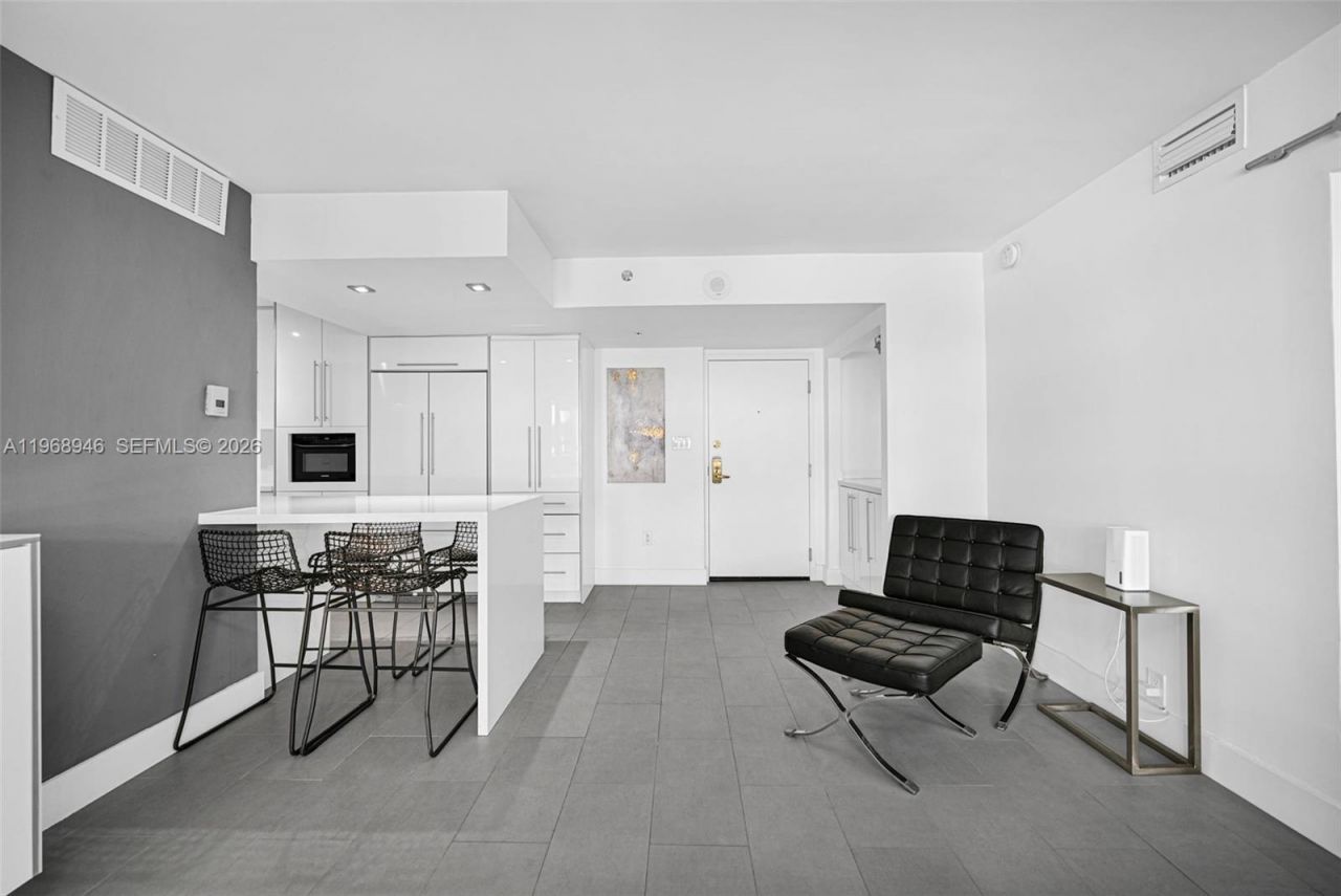 5225 Collins Ave, Unit 714, Miami Beach, FL 33140 Photo
