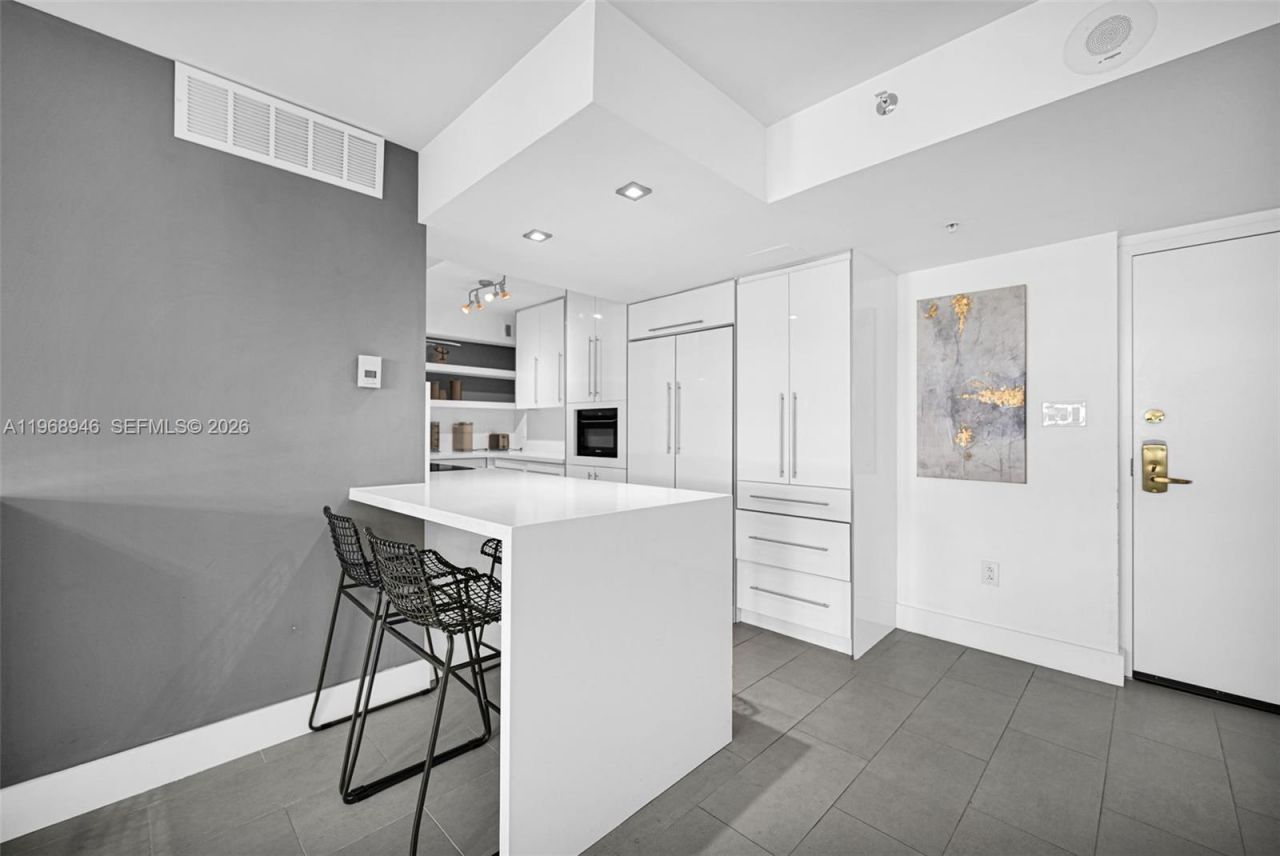 5225 Collins Ave, Unit 714, Miami Beach, FL 33140 Photo