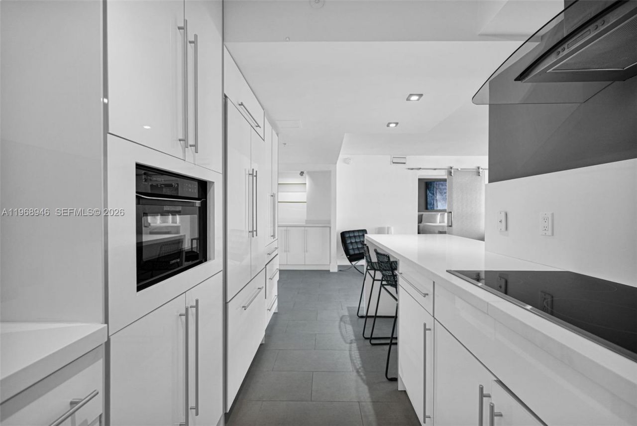 5225 Collins Ave, Unit 714, Miami Beach, FL 33140 Photo