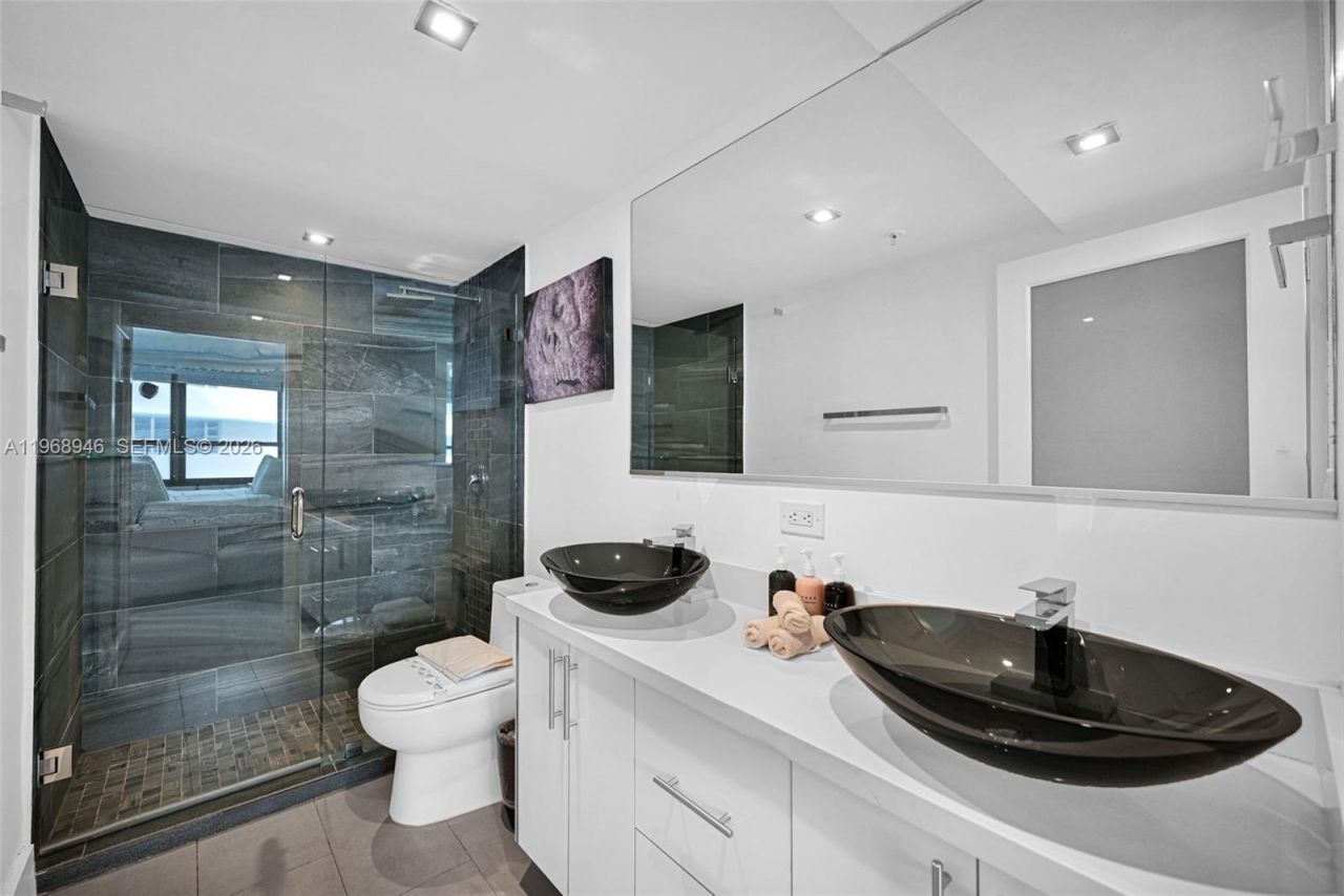 5225 Collins Ave, Unit 714, Miami Beach, FL 33140 Photo