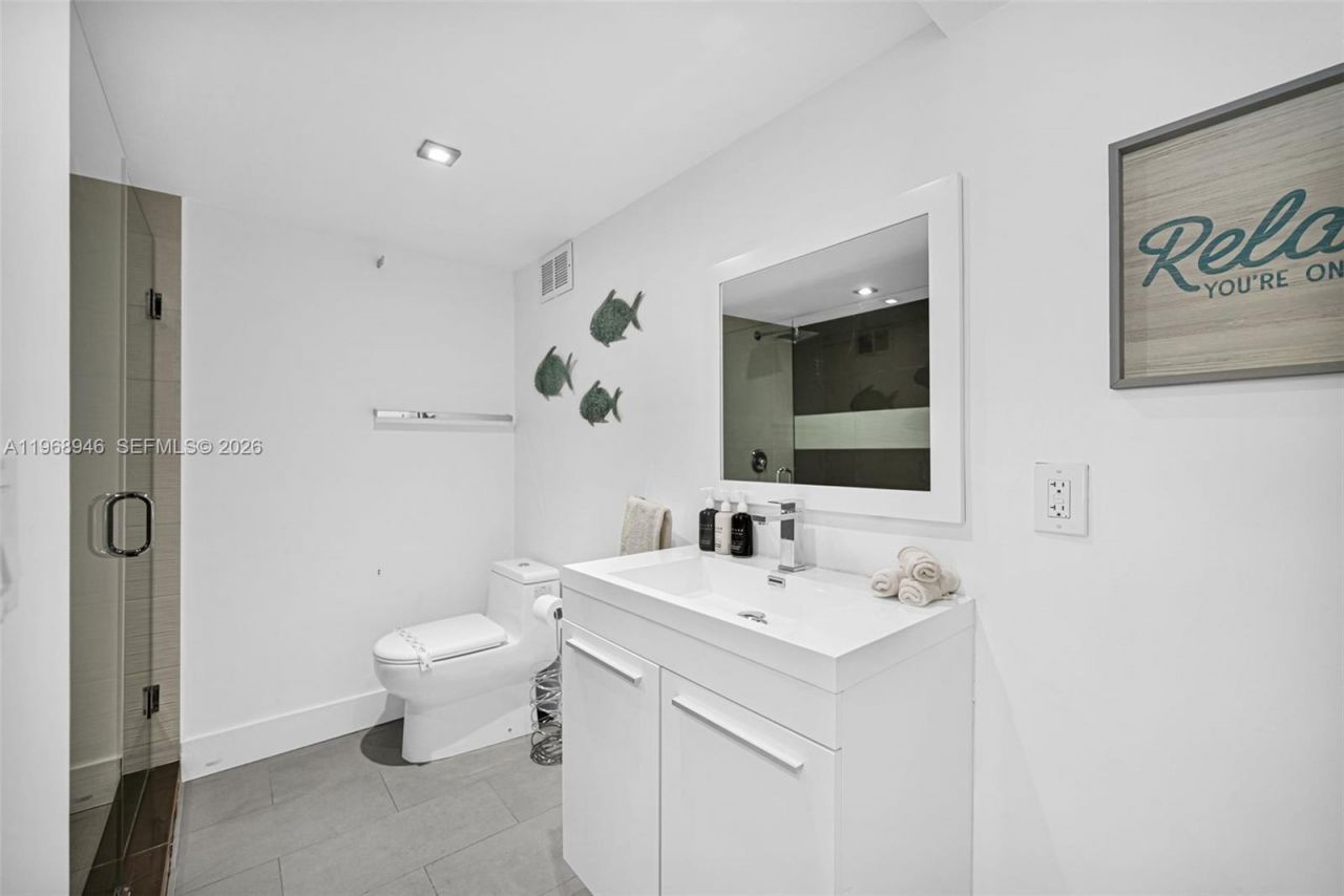 5225 Collins Ave, Unit 714, Miami Beach, FL 33140 Photo