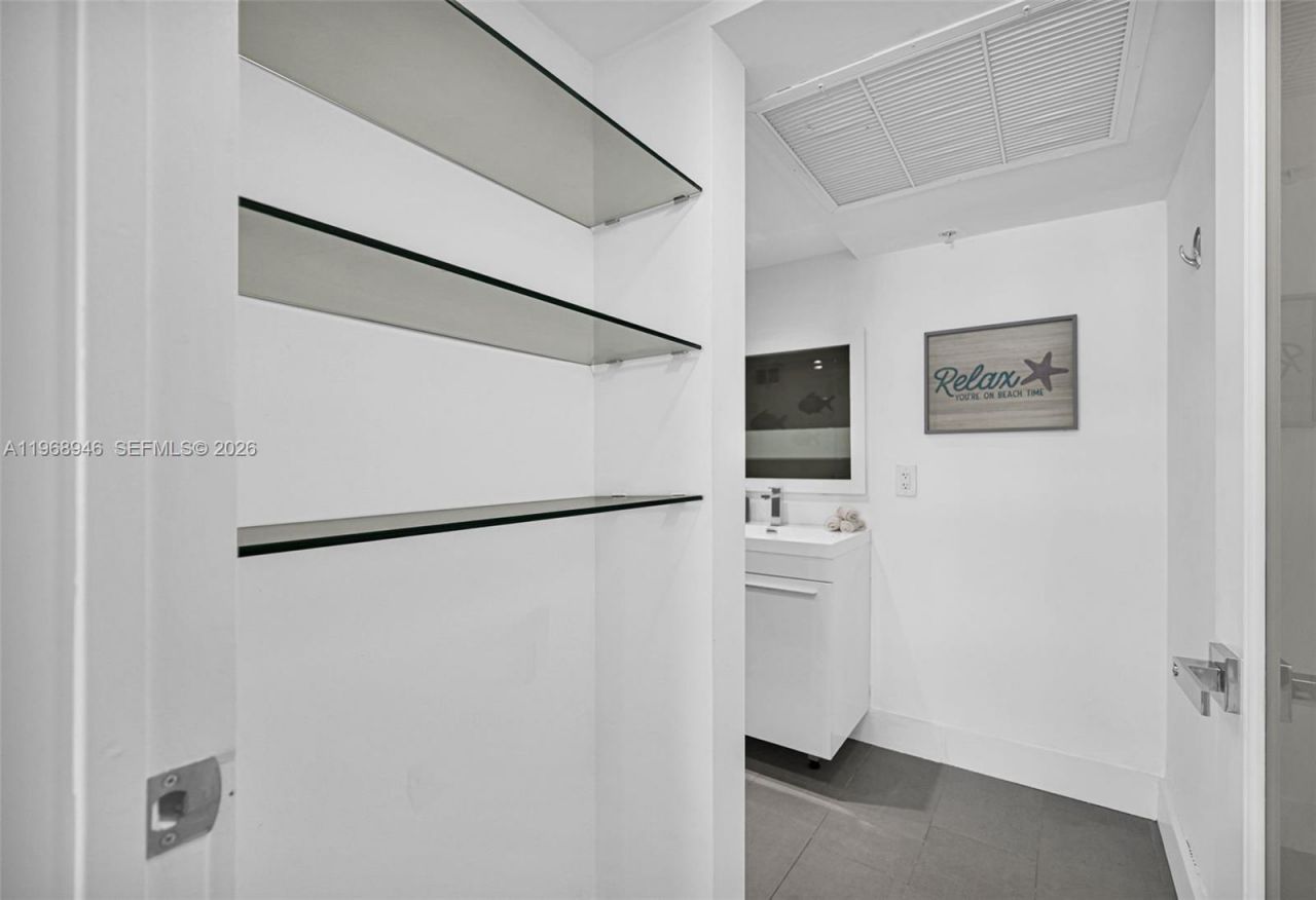 5225 Collins Ave, Unit 714, Miami Beach, FL 33140 Photo