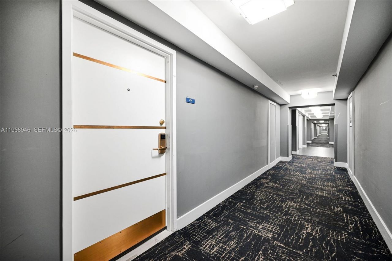5225 Collins Ave, Unit 714, Miami Beach, FL 33140 Photo