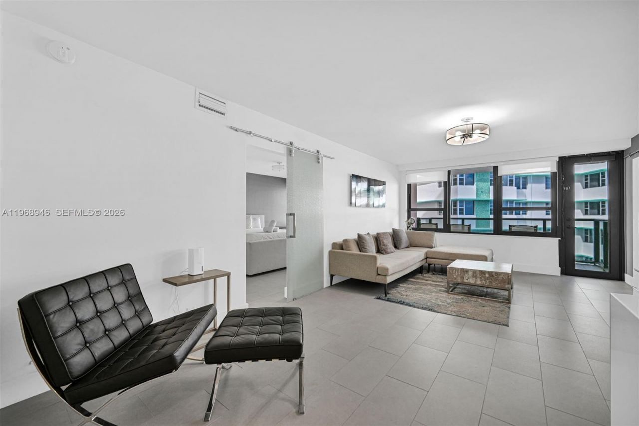 5225 Collins Ave, Unit 714, Miami Beach, FL 33140 Photo
