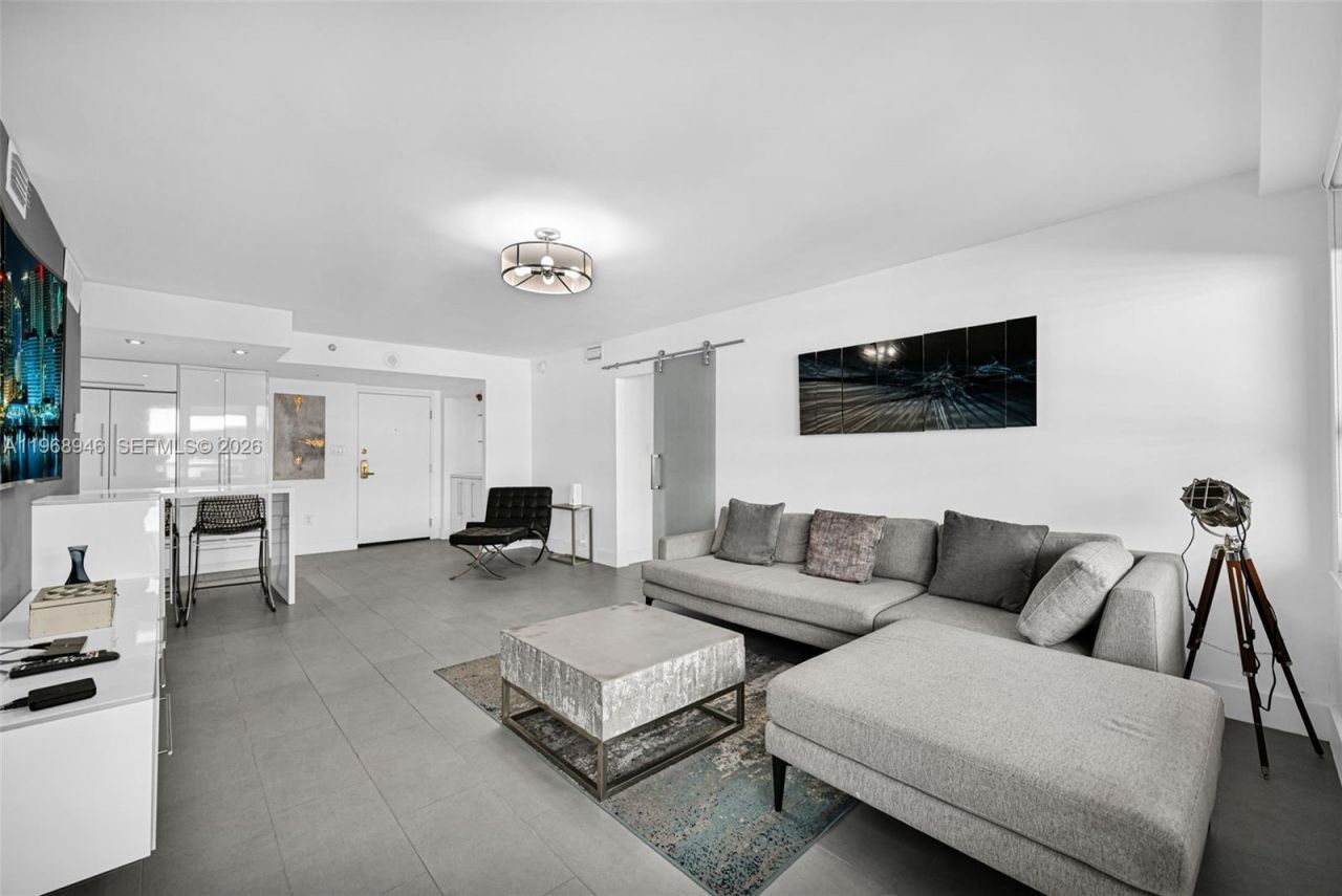 5225 Collins Ave, Unit 714, Miami Beach, FL 33140 Photo
