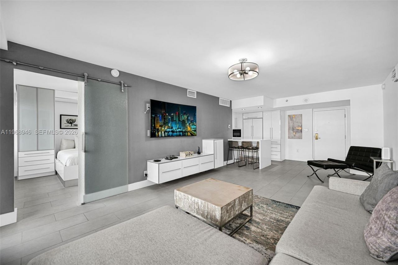 5225 Collins Ave, Unit 714, Miami Beach, FL 33140 Photo