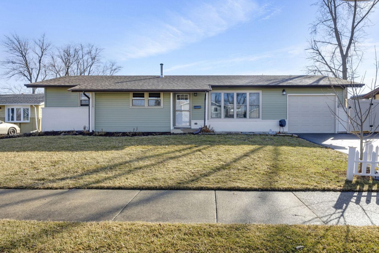 14817 El Vista Avenue, Oak Forest, IL 60452 Main Photo