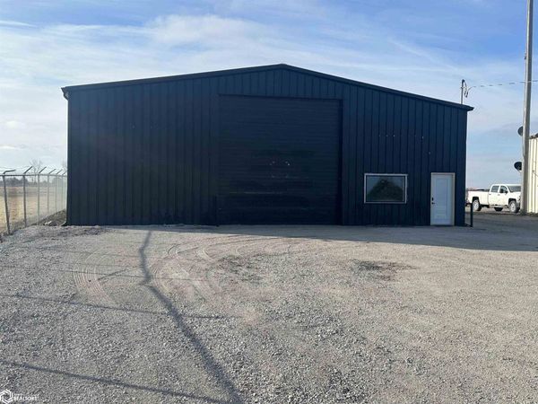 1412 Central Avenue W, Clarion, IA 50525