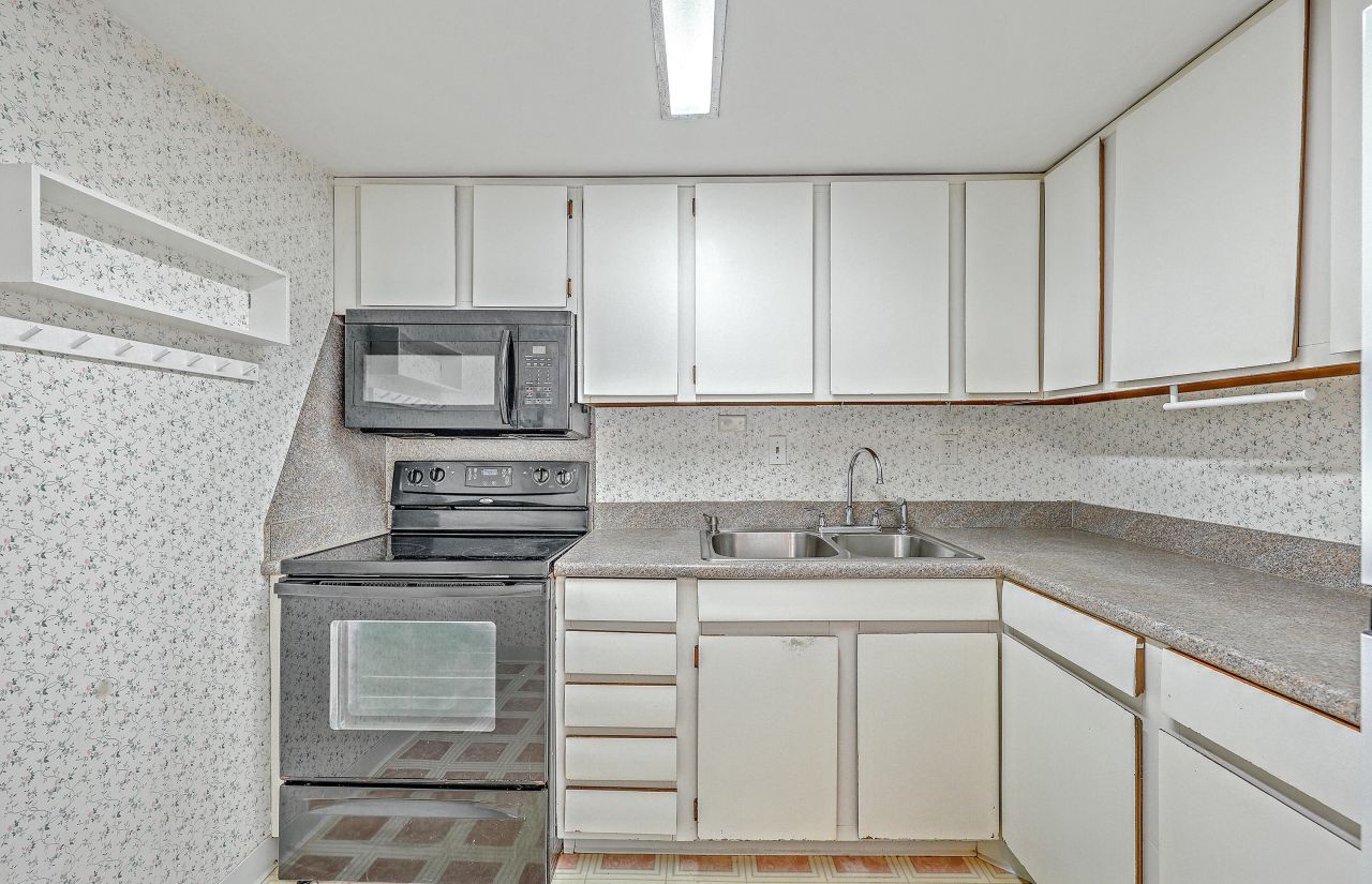 14 Lockwood Street Photo 14