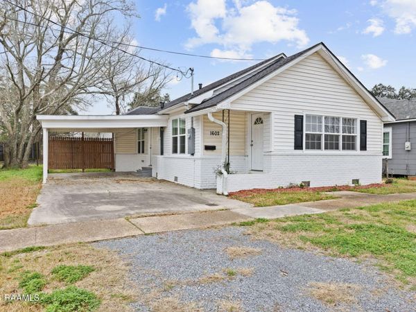 1602 Charity Street , Abbeville, LA 70510