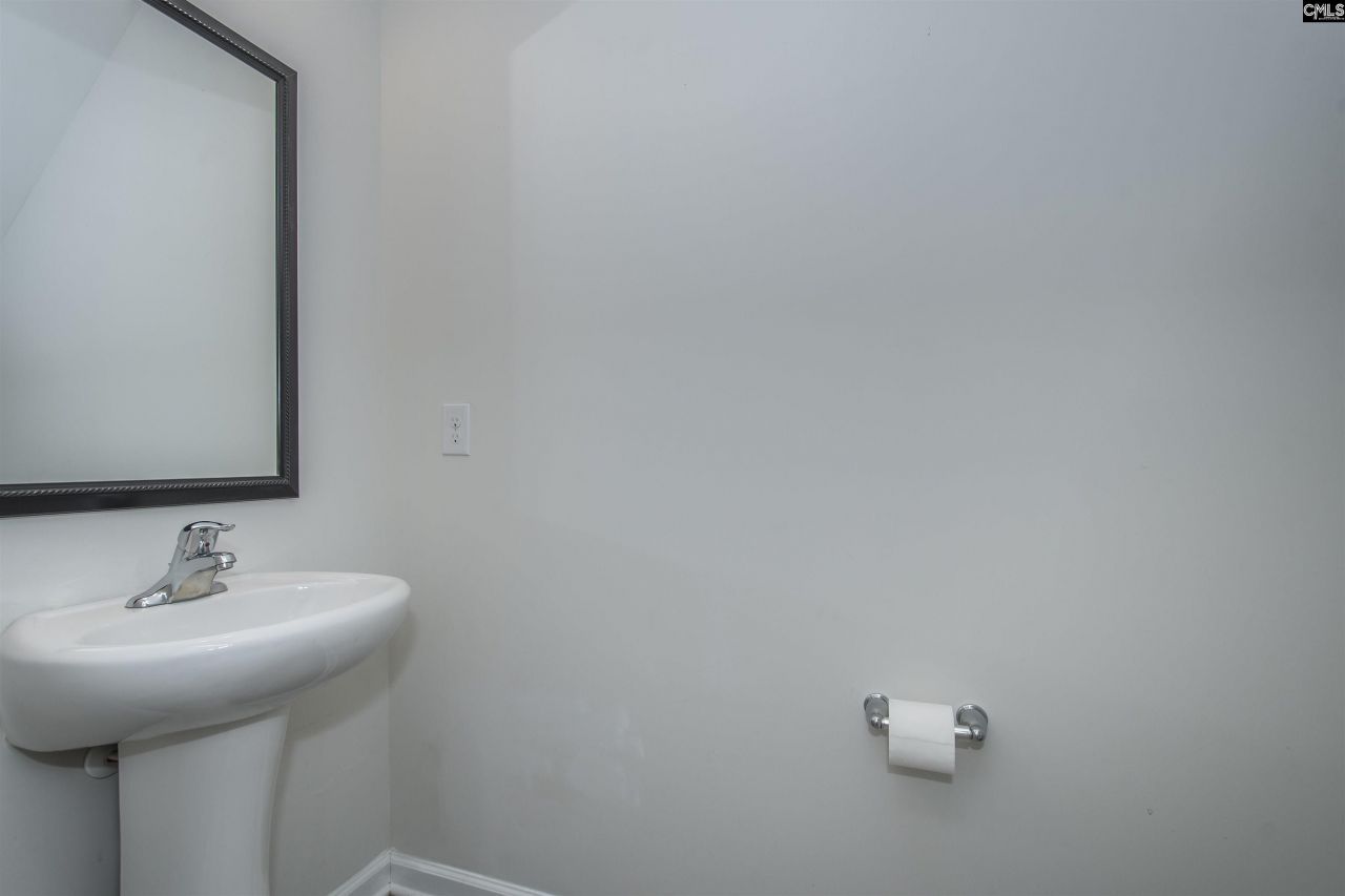 75 Apple Tree Court  Photo 15