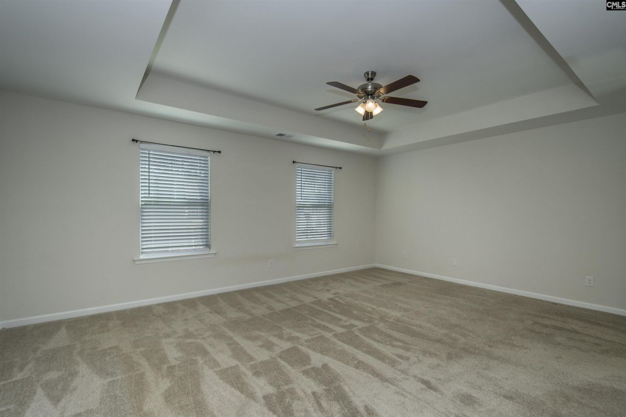 75 Apple Tree Court  Photo 16