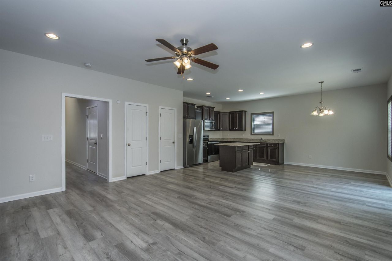 75 Apple Tree Court  Photo 7