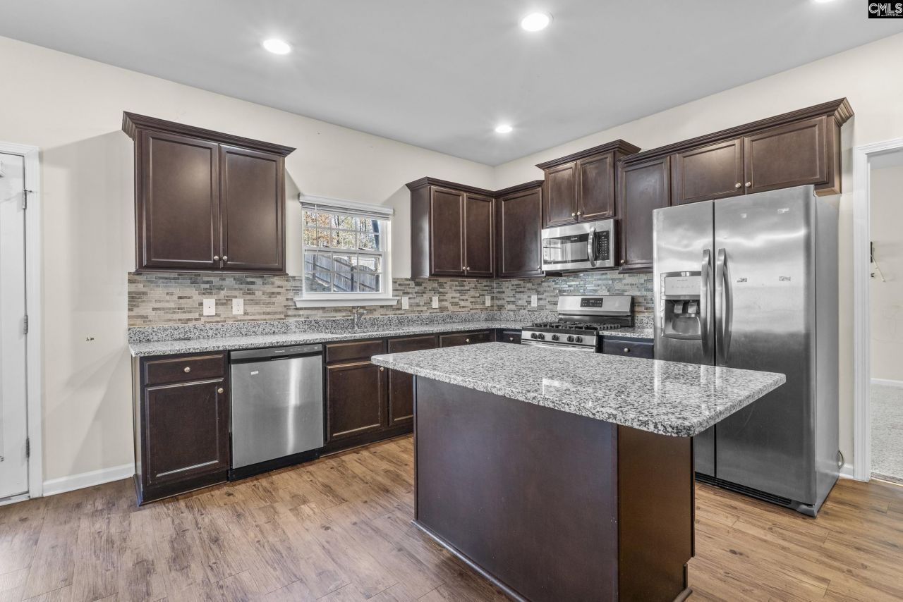 129 Esso Lane  Photo 10