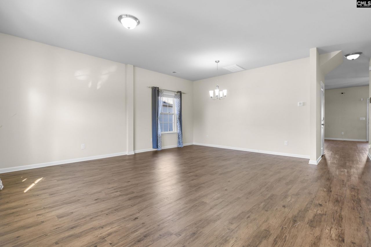 129 Esso Lane  Photo 4