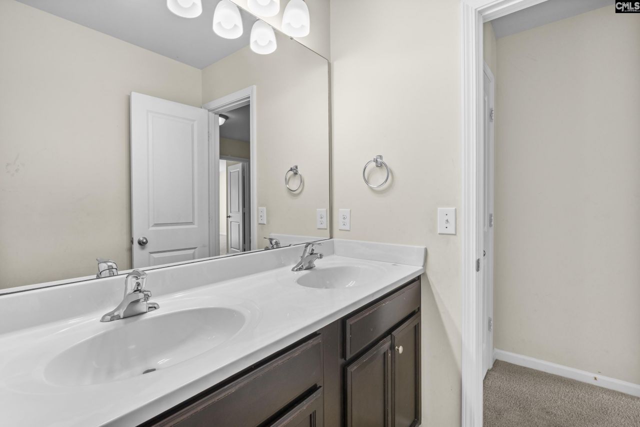 129 Esso Lane  Photo 40