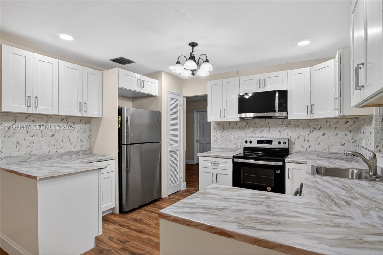 525 SE Brookside Ter , Port Saint Lucie, FL 34983 Photo