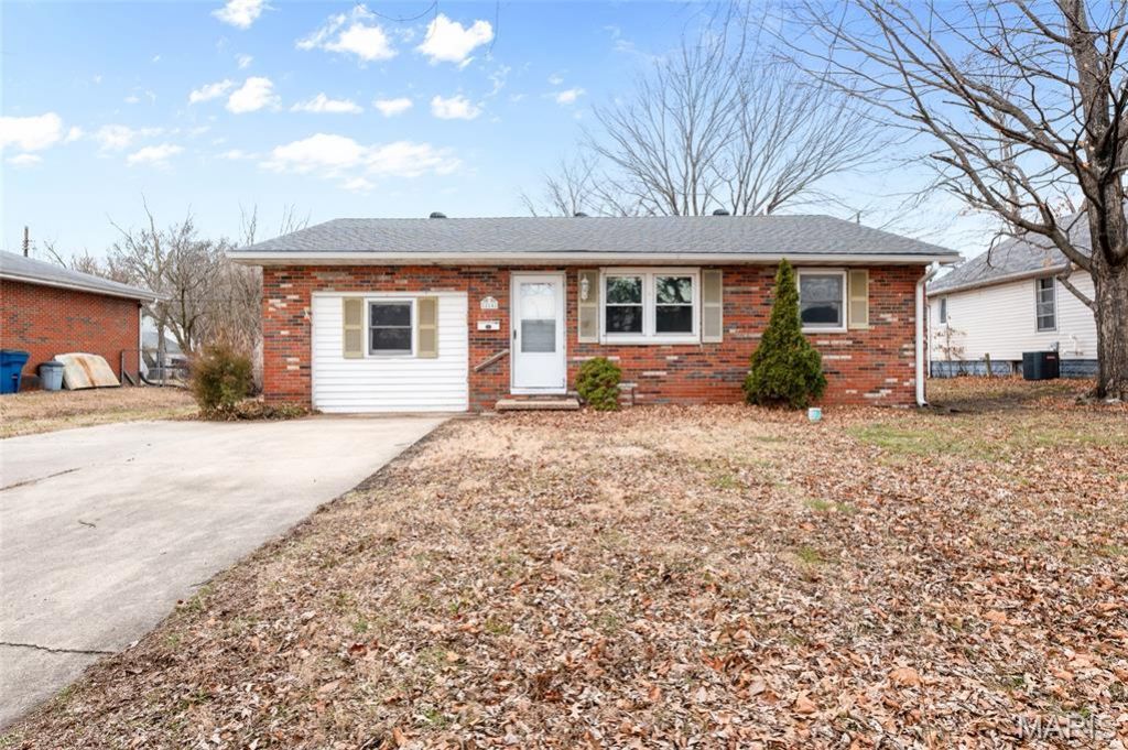 214 Lee Street, Bethalto, IL 62010 Main Photo