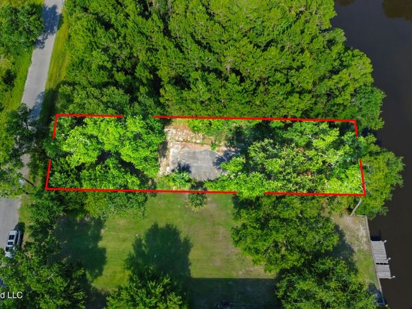 146 Mimosa Street, Pass Christian, MS 39571