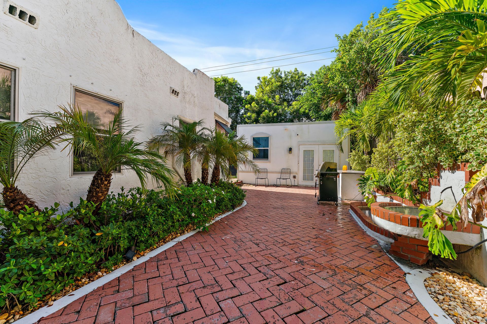 614 Avon Road, West Palm Beach, FL 33401 Photo