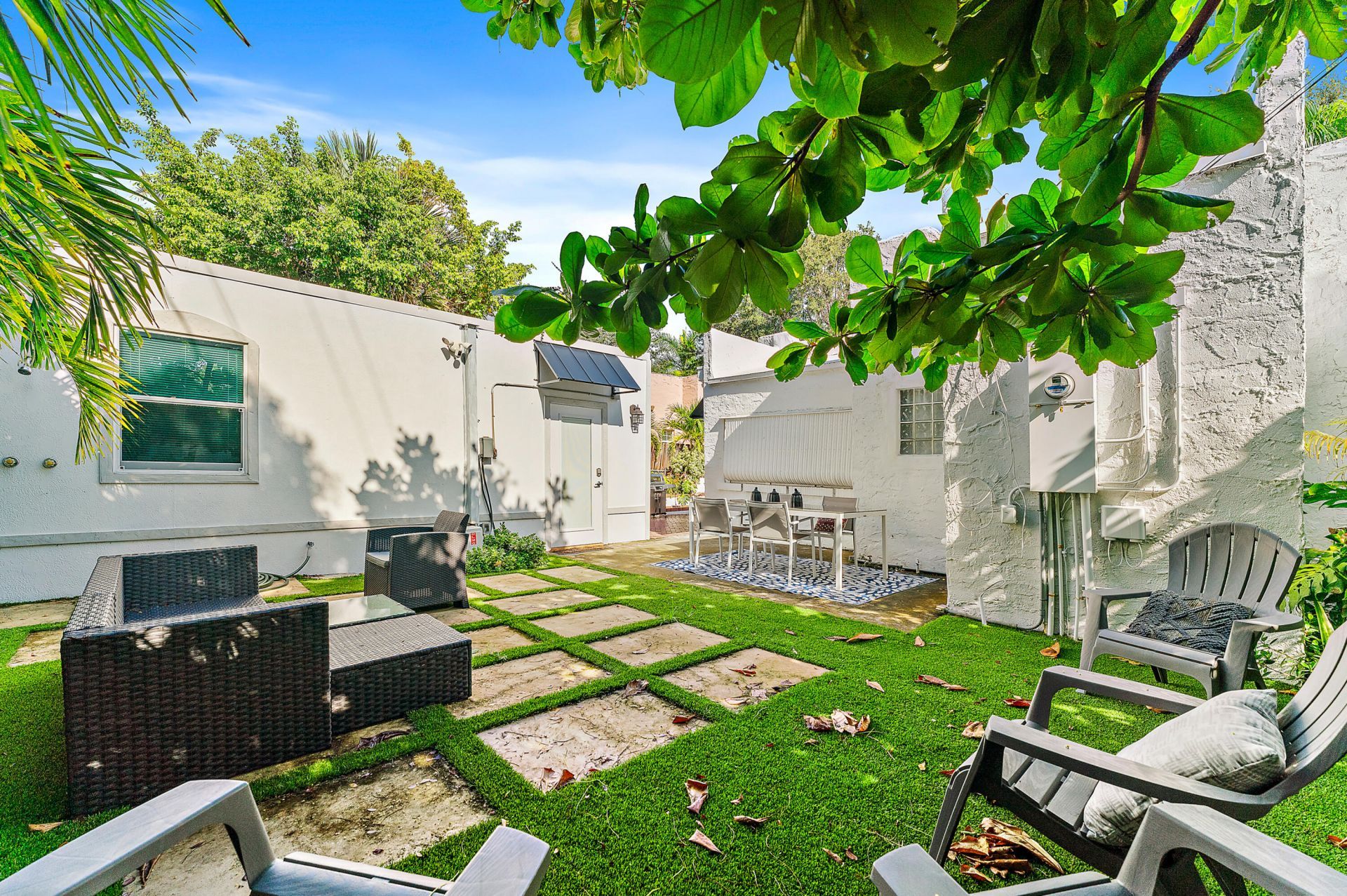 614 Avon Road, West Palm Beach, FL 33401 Photo