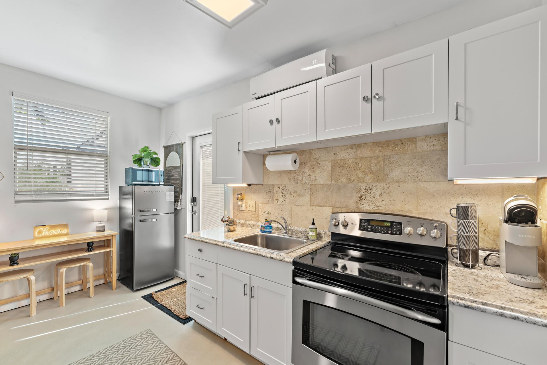 614 Avon Road, West Palm Beach, FL 33401 Photo