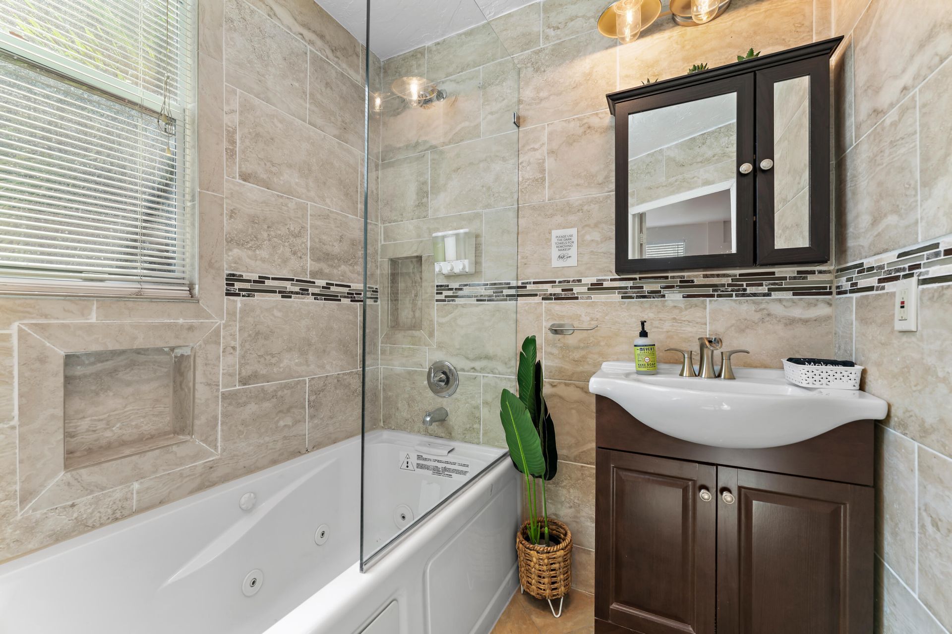 614 Avon Road, West Palm Beach, FL 33401 Photo