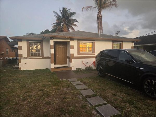 230 NW 7th Ave, Dania Beach, FL 33004
