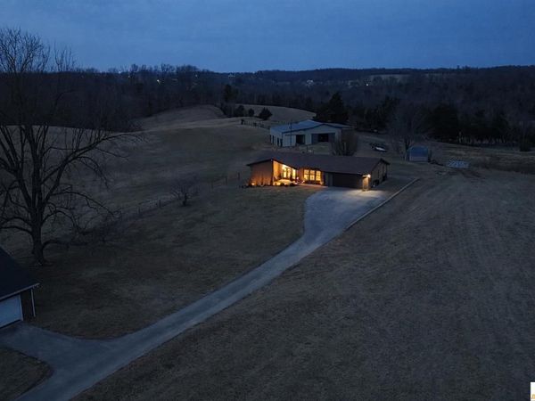 360 Lick Branch Road , Glasgow, KY 42141