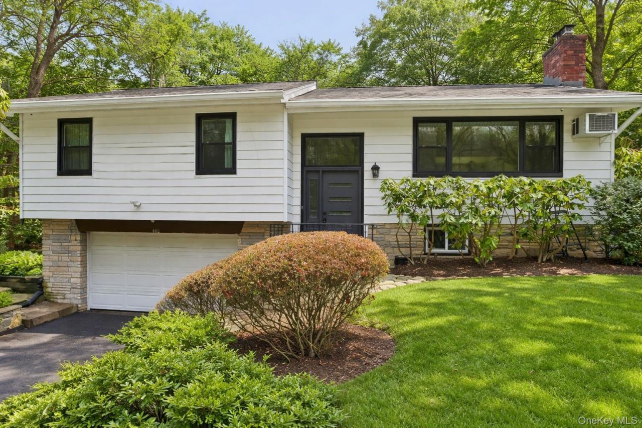 440 Pythian Avenue, Hawthorne, NY 10532 Main Photo