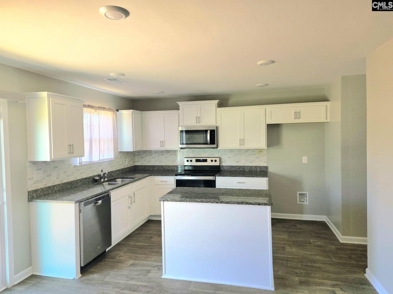 153 Rushton Drive  Photo 4