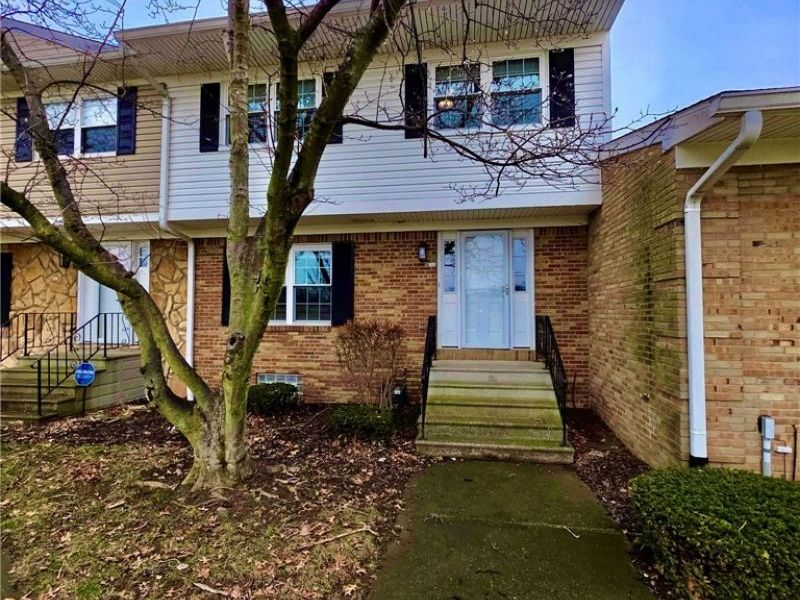 2046 Beechtree Drive, Unit 76, Uniontown, OH 44685 Photo 1