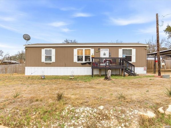 101 Rocky Ridge, Poteet, TX 78065