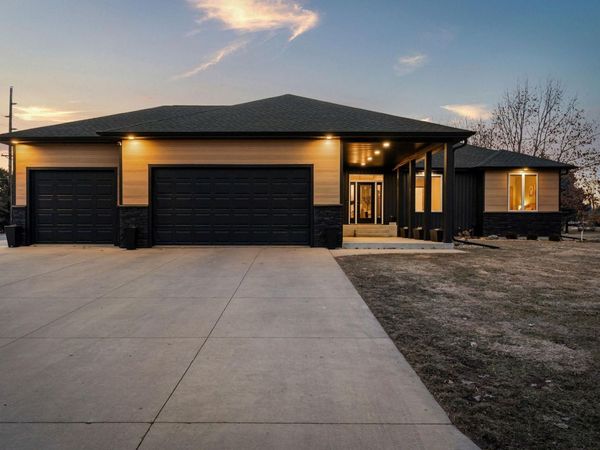 1602 26th Street SW, Austin, MN 55912