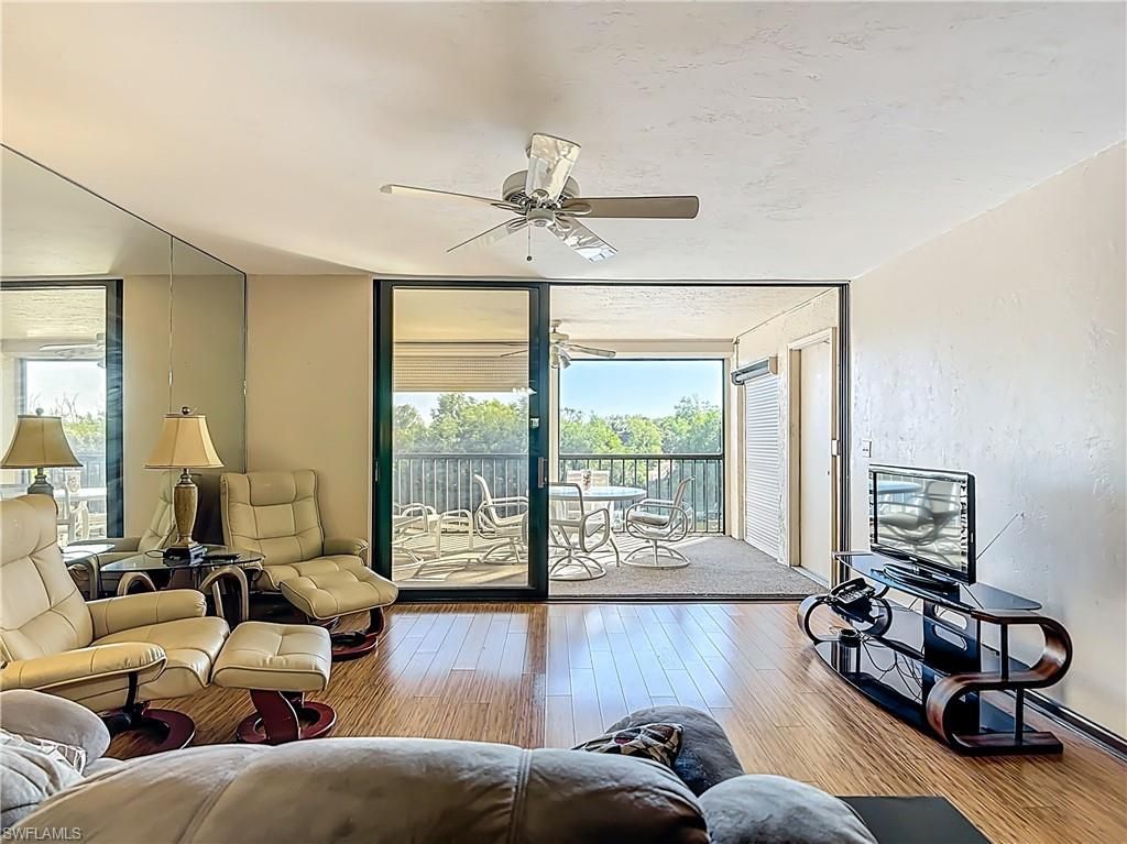 2067 W Lakeview Blvd , Unit 9, North Fort Myers, FL 33903 Photo