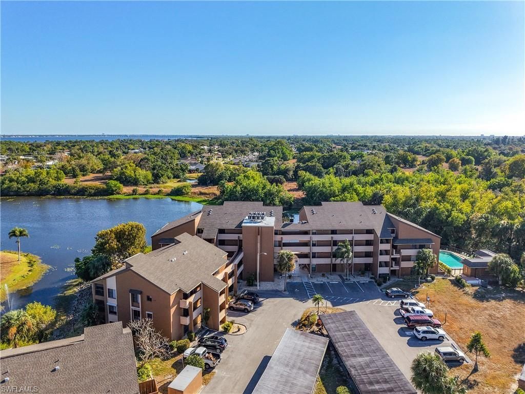 2067 W Lakeview Blvd , Unit 9, North Fort Myers, FL 33903 Photo