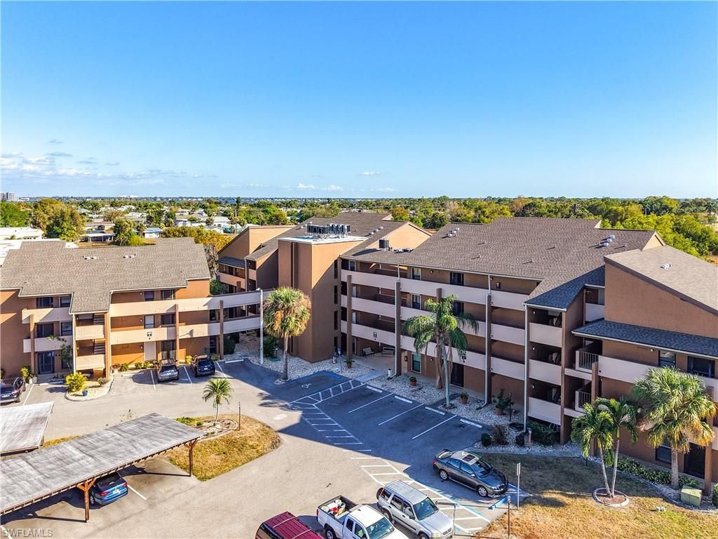 2067 W Lakeview Blvd , Unit 9, North Fort Myers, FL 33903 Photo