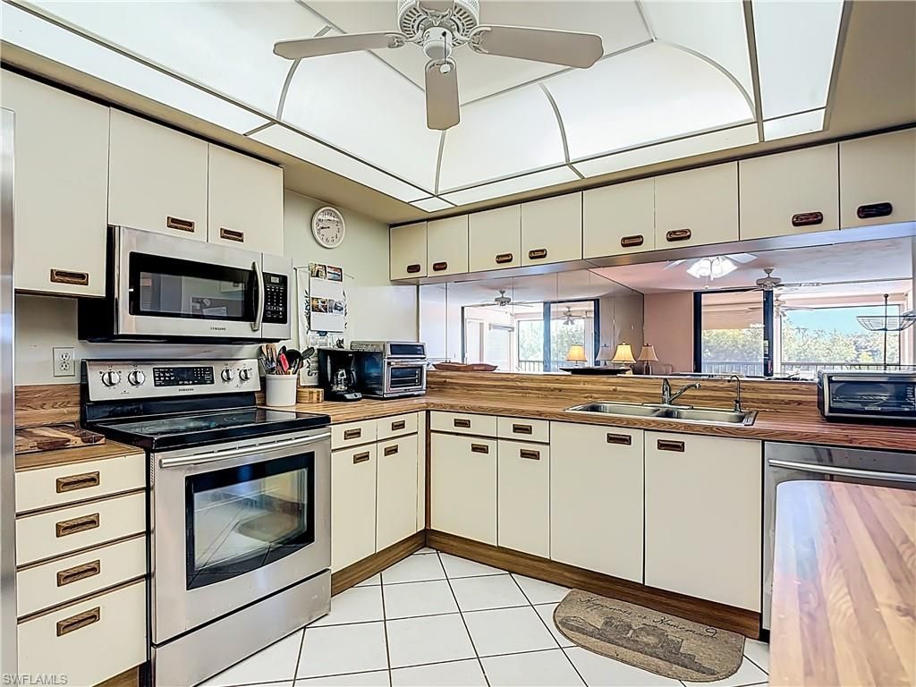 2067 W Lakeview Blvd , Unit 9, North Fort Myers, FL 33903 Photo