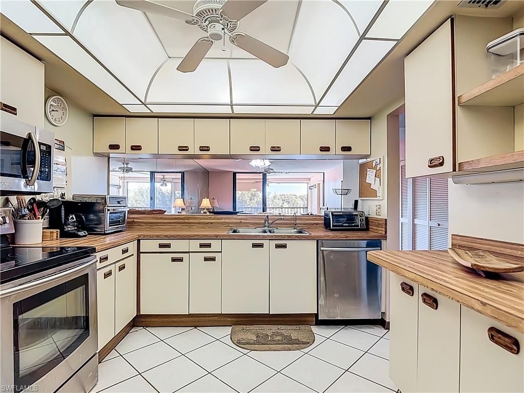 2067 W Lakeview Blvd , Unit 9, North Fort Myers, FL 33903 Photo