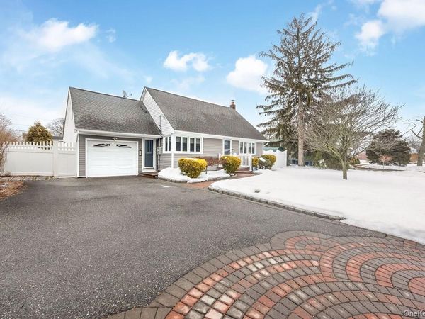 17 Willis Avenue, Ronkonkoma, NY 11779