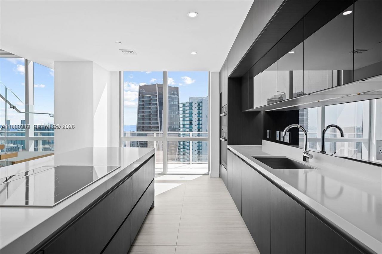 851 NE 1st Ave , Unit 5001, Miami, FL 33132 Photo