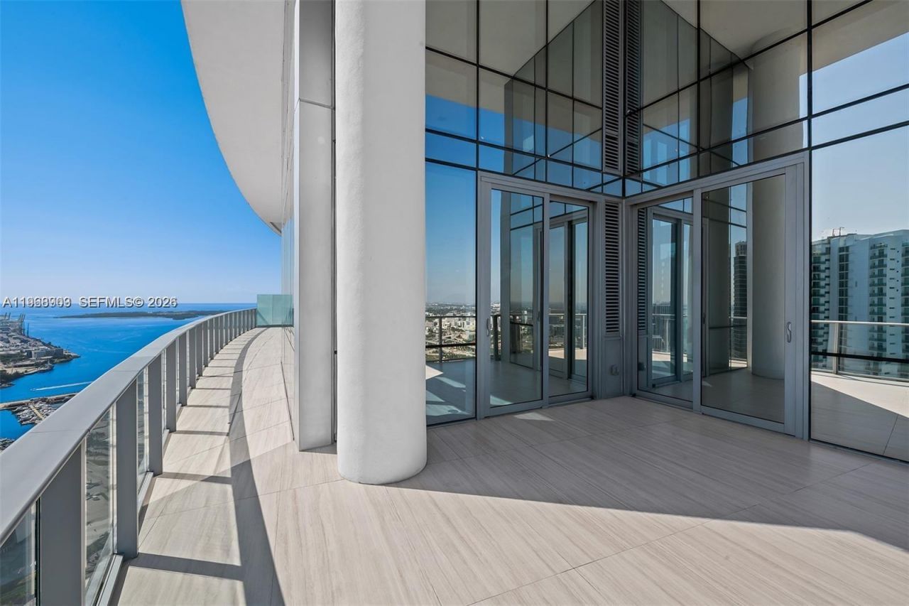 851 NE 1st Ave , Unit 5001, Miami, FL 33132 Photo