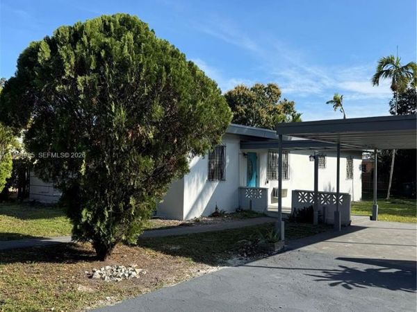 480 NE 127th St , North Miami, FL 33161