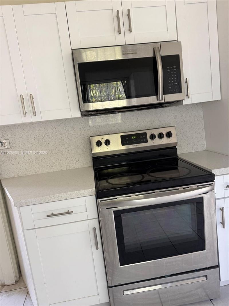 480 NE 127th St , North Miami, FL 33161 Photo