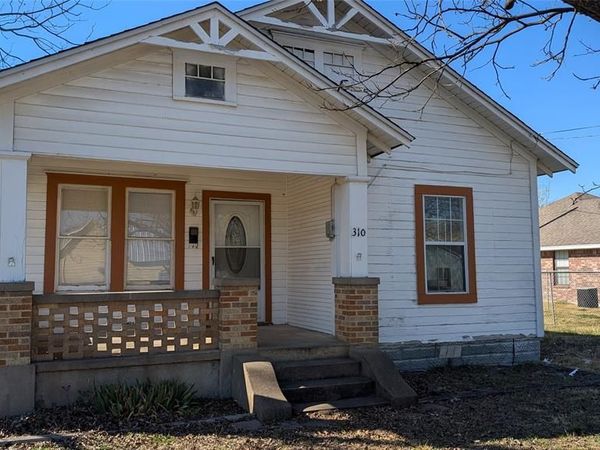 310 S Davis Street, West, TX 76691
