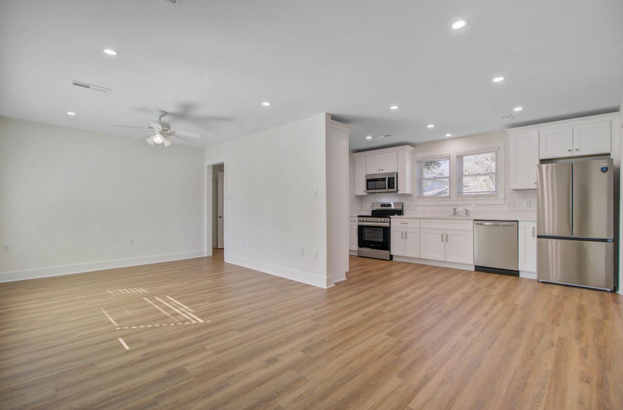 2006 Alton Street Photo 8