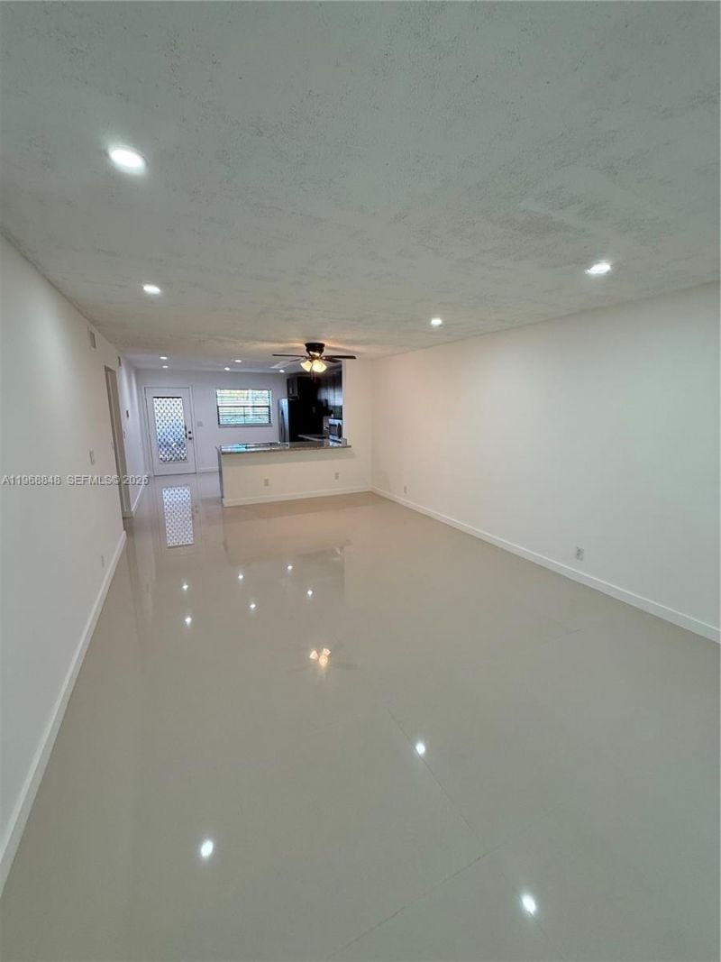 6095 N Sabal Palm Blvd, Unit 103, Tamarac, FL 33319 Photo