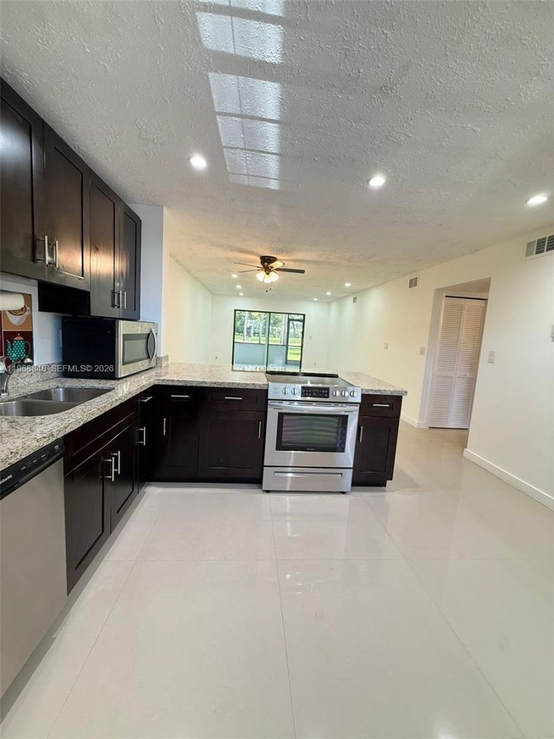 6095 N Sabal Palm Blvd, Unit 103, Tamarac, FL 33319 Photo